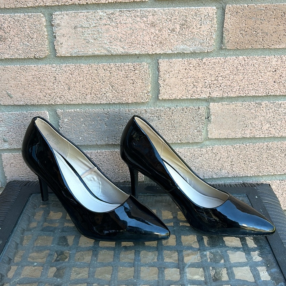 Black Pump heels